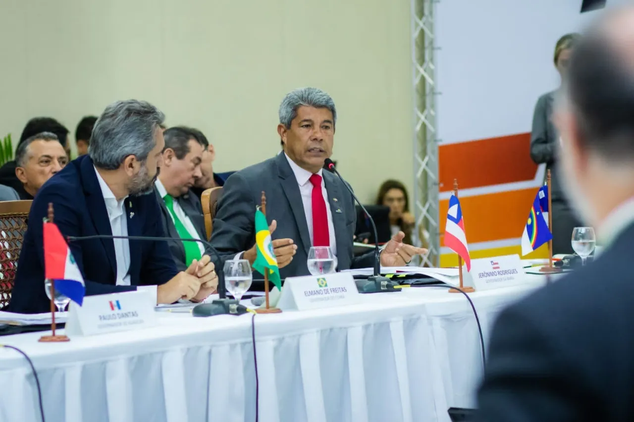 Governado da Bahia na assembleia do Consórcio Interestadual de Desenvolvimento Sustentável do Nordeste