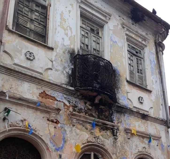 Ocorrido afetou a parede de outro casarão vizinho