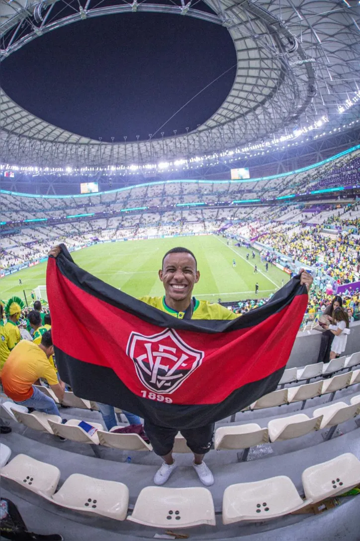 O influenciador também se encontrou com outro baiano, o tetracampeão mundial Bebeto