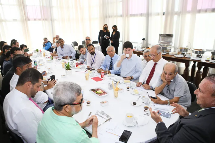 Almoço de jornalistas com o presidente da casa