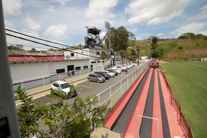 Arquibancada construída dentro do CT do clube, para cerca de 1200 torcedores