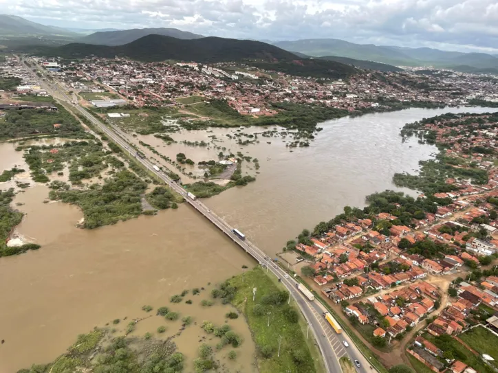 Ponte Mandacaru, sobre o Rio de Contas em Jequié