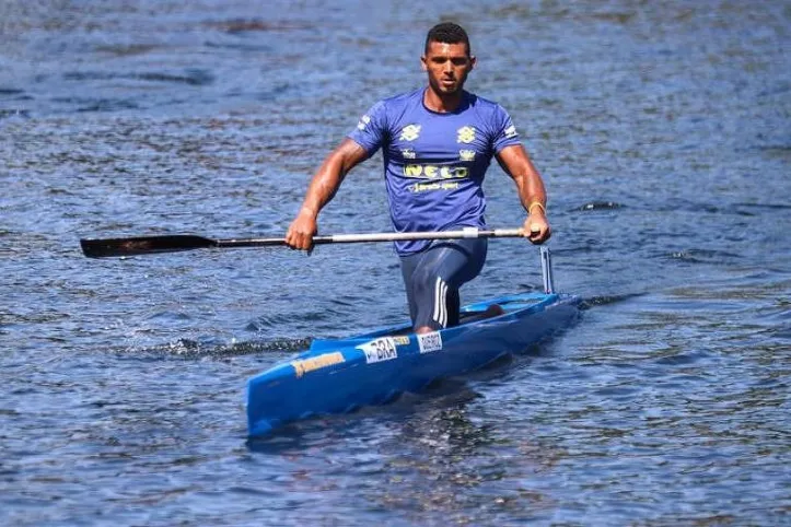 Isaquias Queiroz tornou-se campeão mundial de canoagem em velocidade pela sétima vez