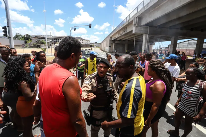 Imagem ilustrativa da imagem Após dia de protestos por credenciamento, ambulantes seguem na Semop