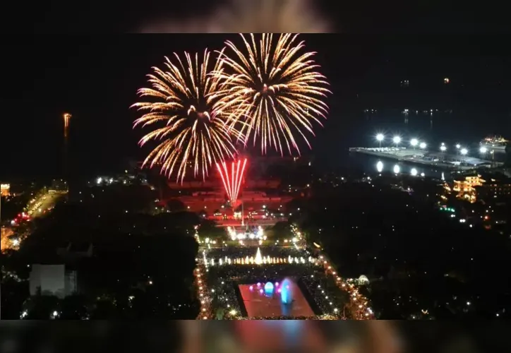 Queima de fogos celebra a chegada de 2023 em Manila, capital das Filipinas