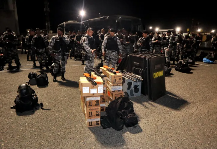 Imagem ilustrativa da imagem Policiais militares baianos embarcam para Brasília