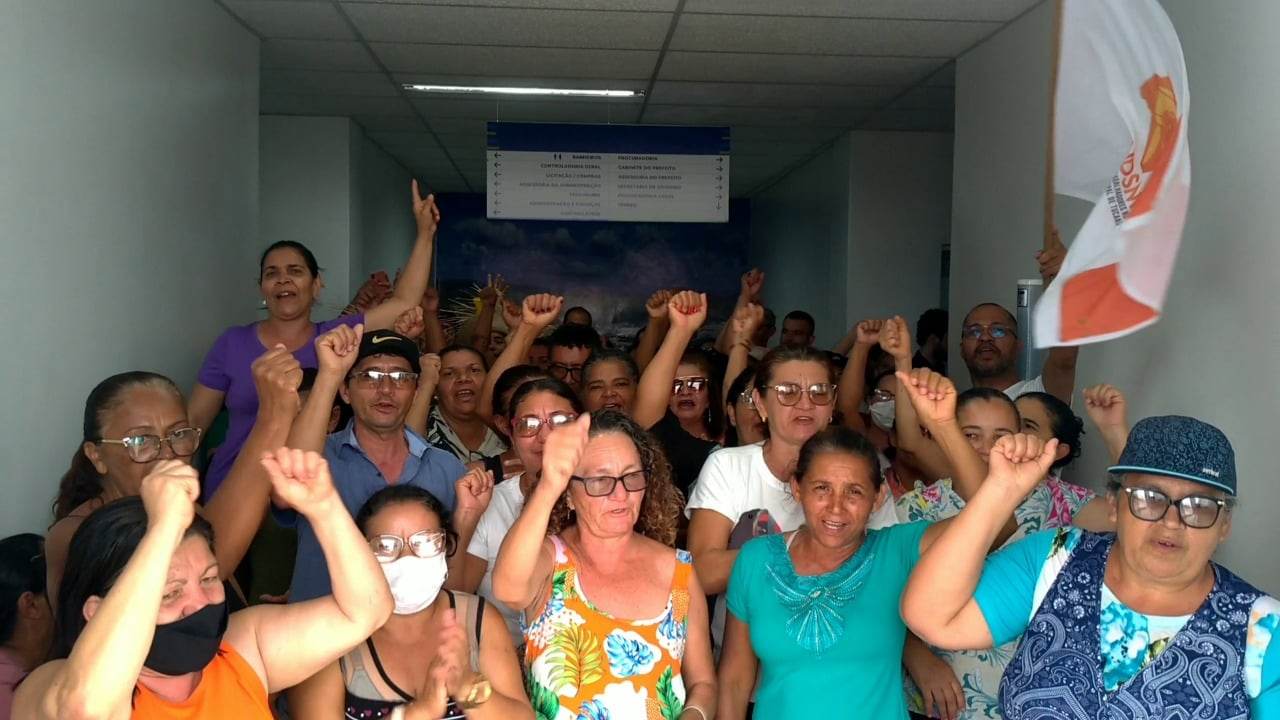 Imagem ilustrativa da imagem Servidores de Tucano reivindicam revogação de decreto municipal
