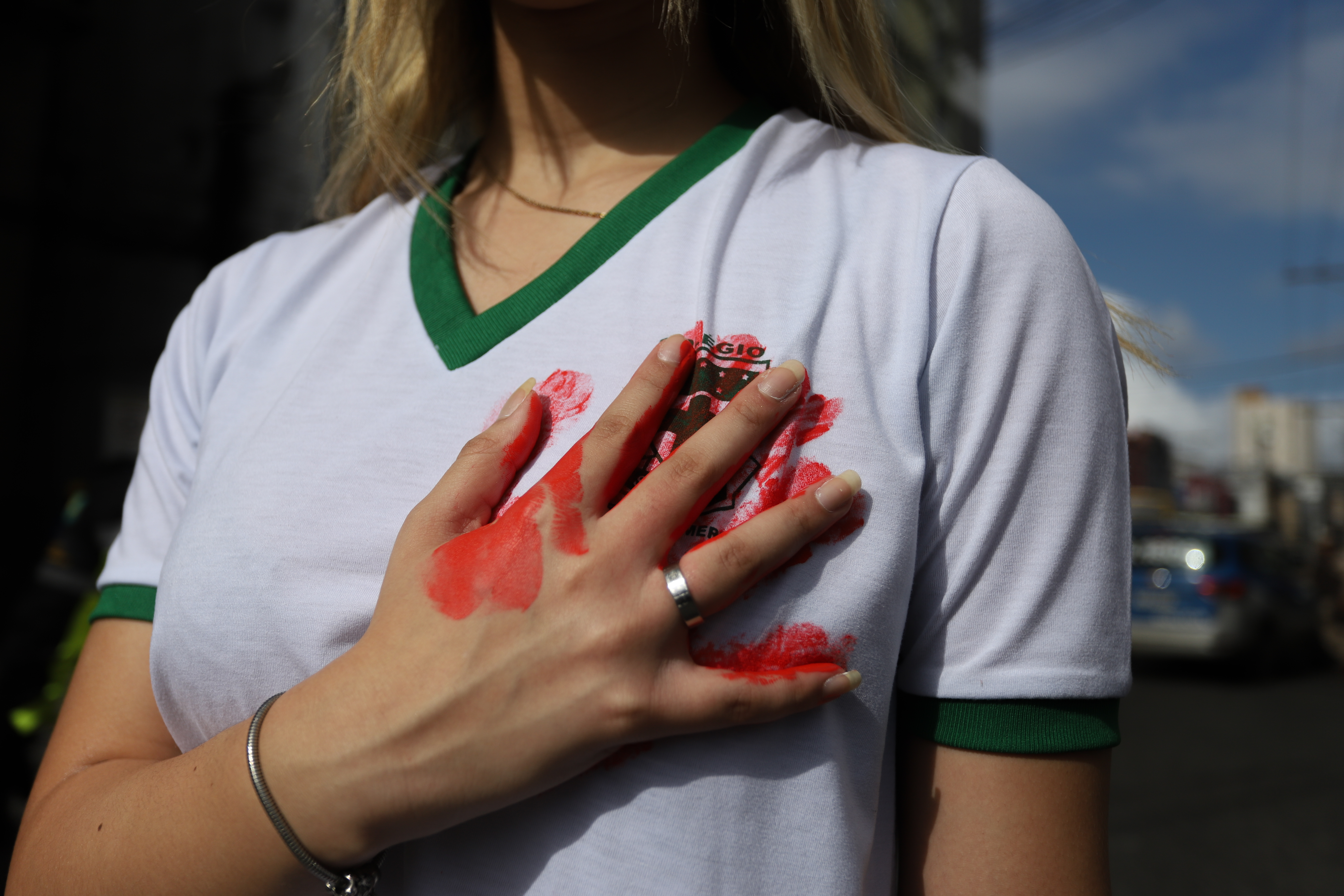 Familiares e amigos de Cristal protestaram após a morte da adolescente