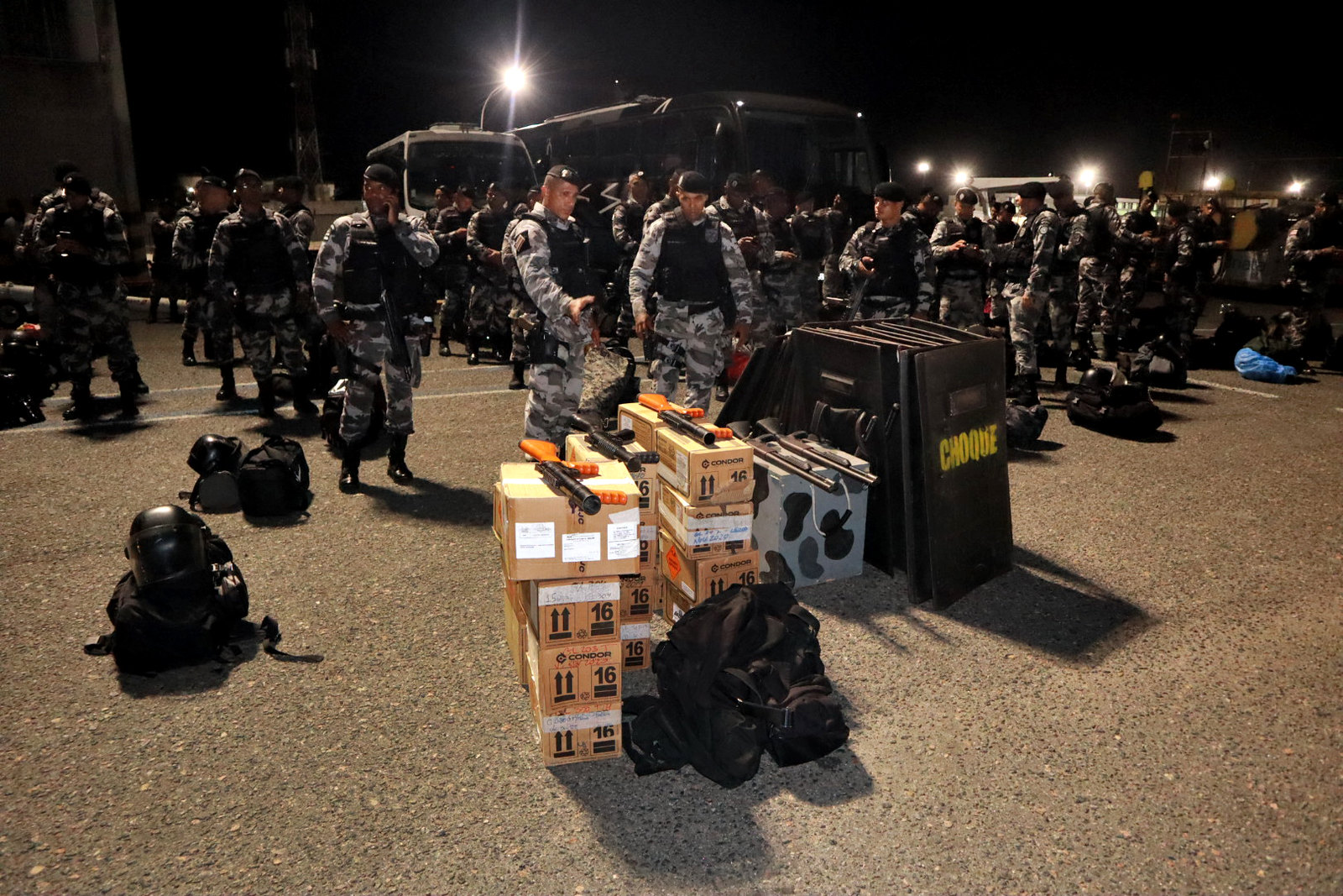 Imagem ilustrativa da imagem Policiais militares baianos embarcam para Brasília