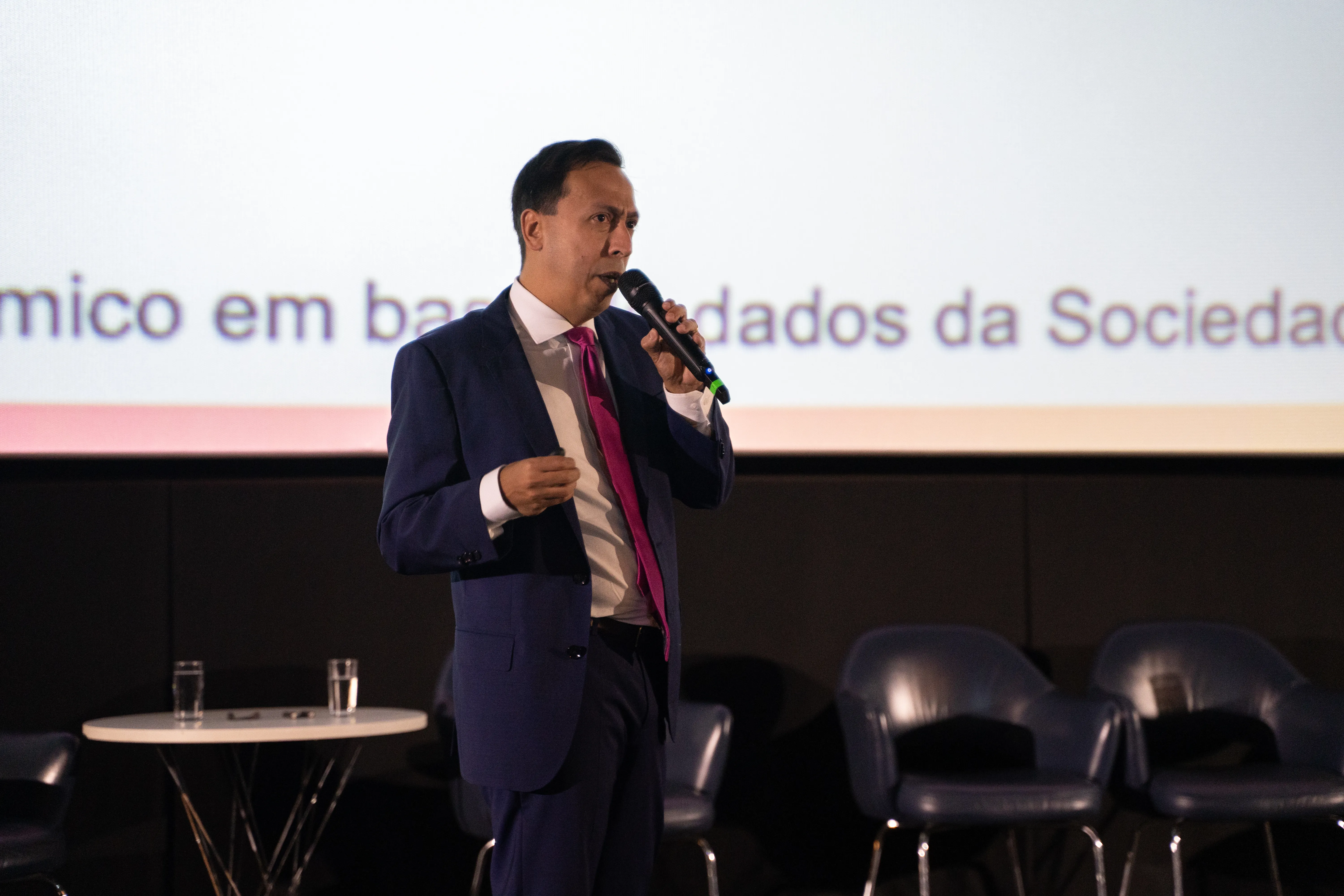 Coordenador da Comissão de Lúpus Eritematoso Sistêmico da Sociedade Brasileira de Reumatologia (SBR), Edgard Reis