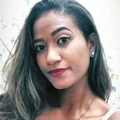 Daiane Alves de Souza, de 23 anos, foi atingida por vários tiros quando estava em frente ao deposito de bebidas