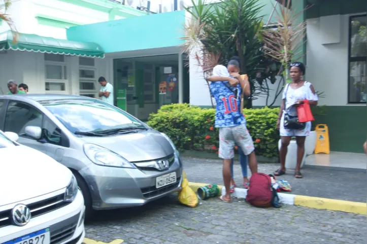 Baianos resgatados que chegaram a Salvador foram levados para a Defensoria Pública do Estado da Bahia, no bairro do Canela