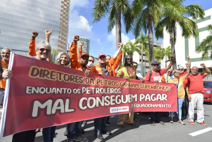 Imagem ilustrativa da imagem Petroleiros protestam por reabertura da sede da Petrobras em Salvador