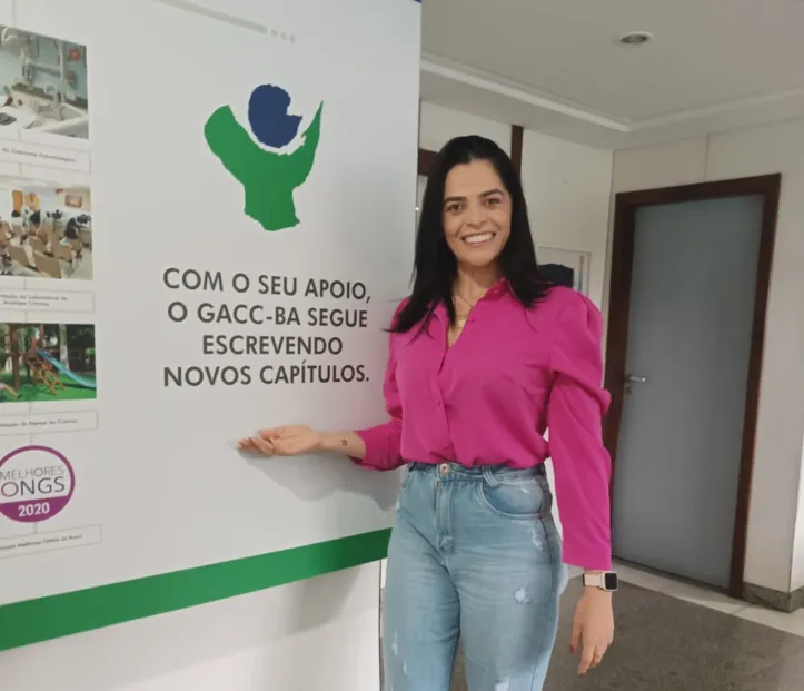 Engenheira civil e designer de interiores, Caroline Porto, 37, recebeu o diagnóstico de leucemia aos 14 anos e passou por sessões de quimioterapia