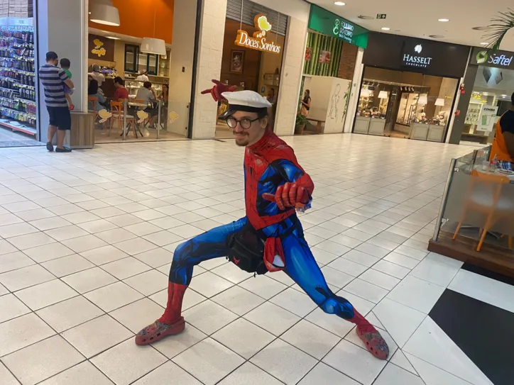 O animador Duffy Ventura quer fazer encontro solidário com cosplayers do Homem-Aranha