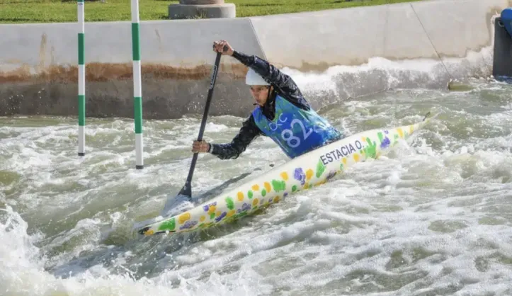 Omira também ocupou o topo do pódio na categoria K1