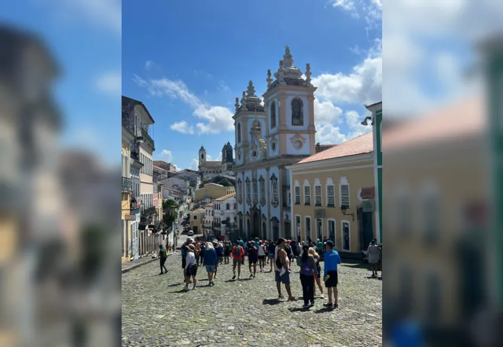 A Caminhada da Cidade passando pelo Centro Histórico da capital baiana