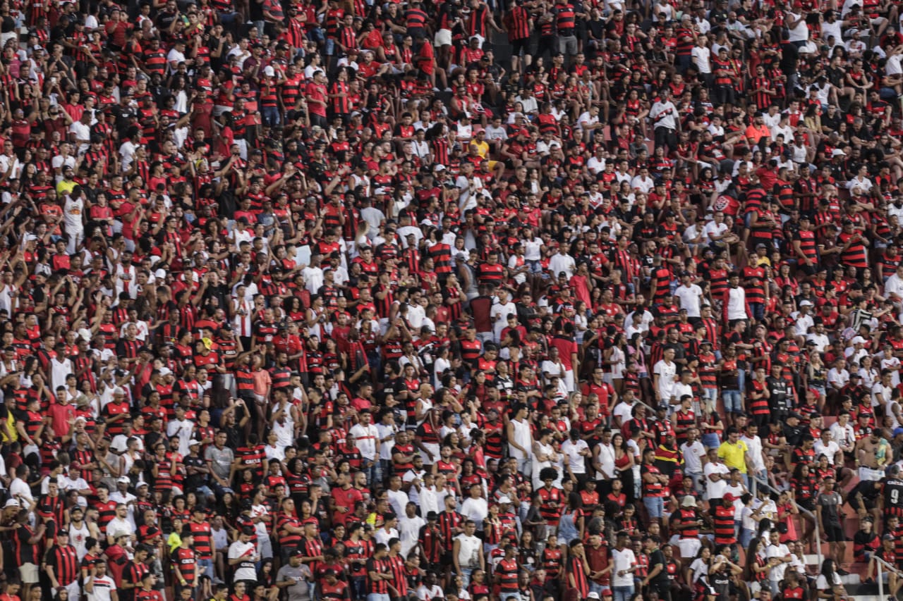 Mais de 20 mil pessoas acompanharam a estreia do Leão na Série B