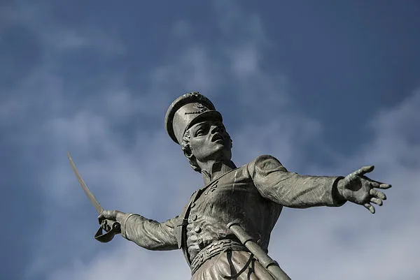 Estátua em homenagem a Maria Quitéria no Largo da Soledade