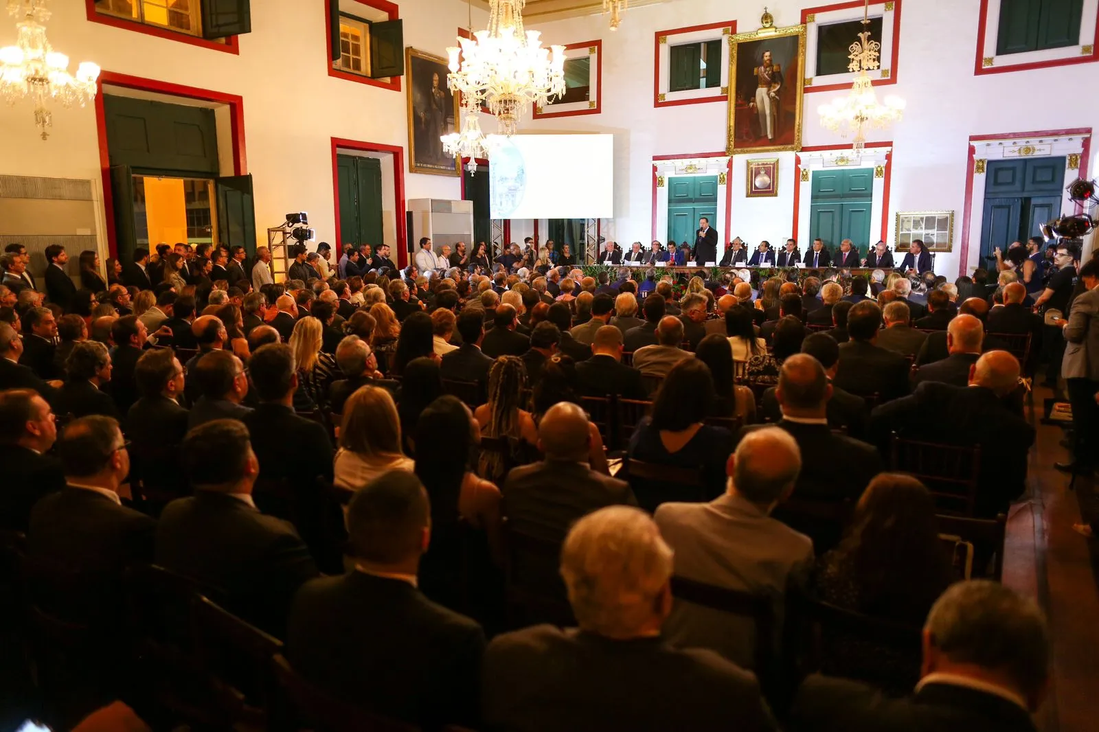 A cerimônia aconteceu no Salão Nobre do Palácio da Associação Comercial da Bahia