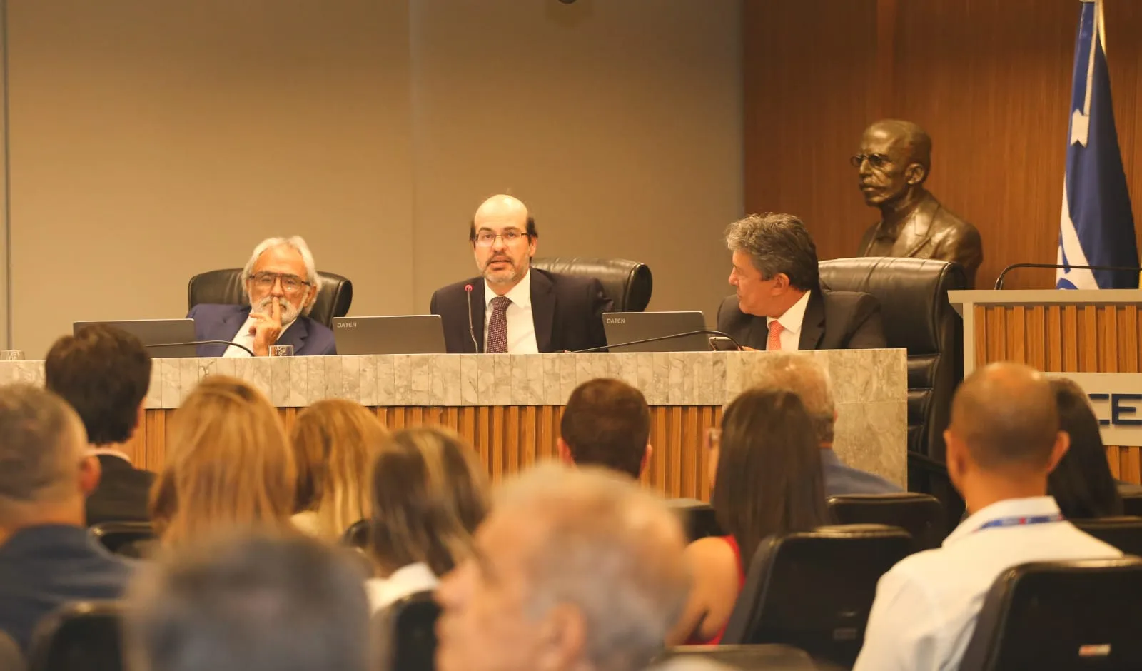 Relator do processo, o relator Gildásio Penedo Filho inicia sua fala sobre a apreciação de contas da gestão Rui Costa em 2022
