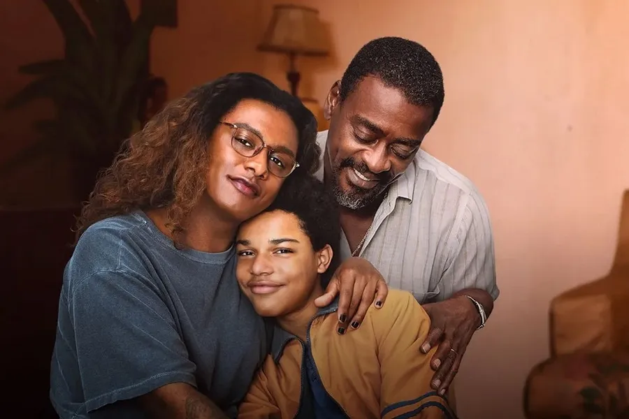 Na trama, Cassandra se reencontra com o pai, Lourenço, após dez anos
