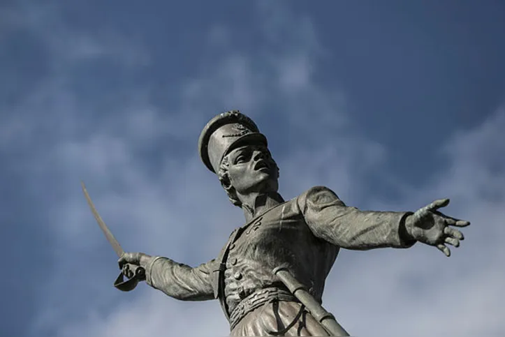 Estátua em homenagem a Maria Quitéria no Largo da Soledade
