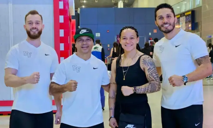 Bia ao lado seu pai Raimundo