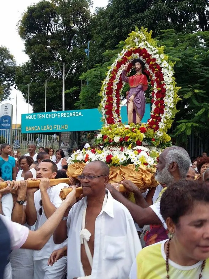 Martim Santos (centro)  iniciou a devoção que mais tarde foi incorporada à Caminhada Azoany