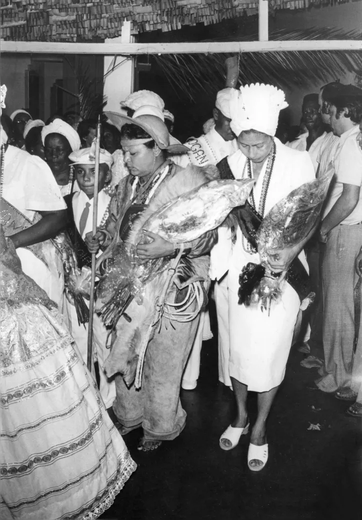 Registro mostra celebração para o caboclo Boiadeiro no terreiro dedicado a ele e liderado por Mãe Alice Pereira em Cidade Nova