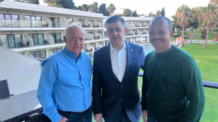 O prefeito de Camaçari, Elinaldo Araújo, visitou uma das unidades do grupo hoteleiro português, Vila Galé