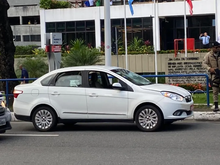 Imagem ilustrativa da imagem Homem tenta fugir da polícia e é atropelado na Avenida Tancredo Neves