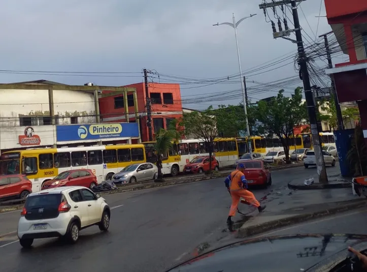 Incêndio em depósito afeta o trânsito na  Suburbana