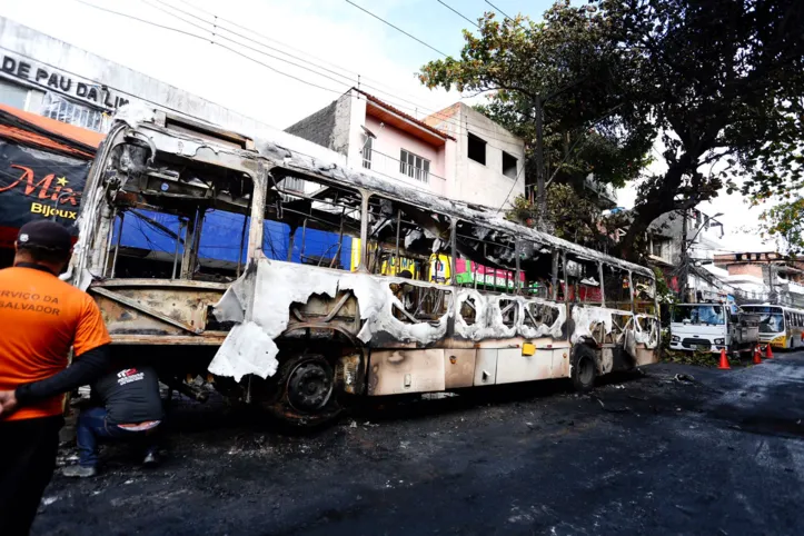 Imagem ilustrativa da imagem Jerônimo atribui ônibus incendiado a operações contra o tráfico