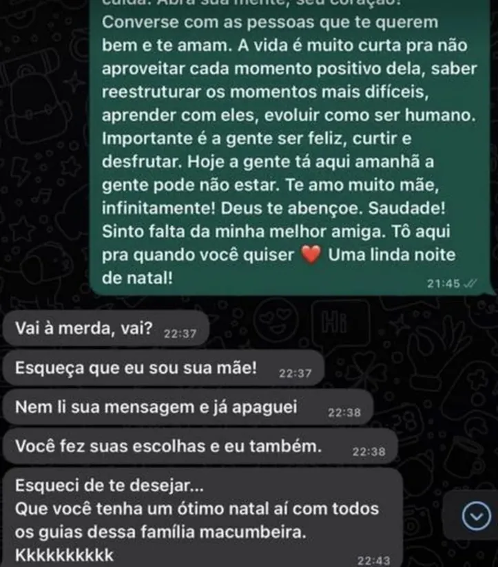 Mensagem entre Larissa Manoela e mãe em um aplicativo de mensagens