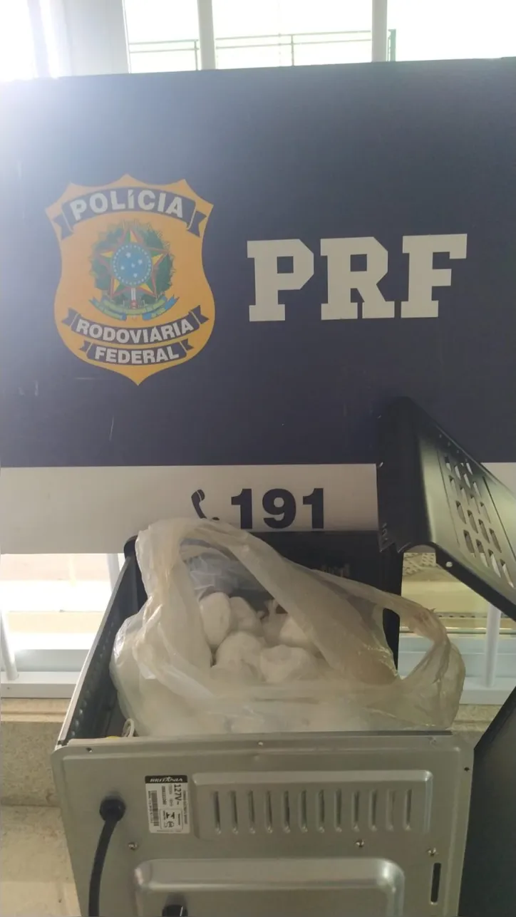 Imagem ilustrativa da imagem Polícia apreende cocaína de R$ 270 mil escondida em forno elétrico
