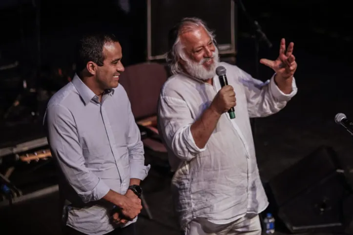 O prefeito Bruno Reis e o diretor do equipamento, Márcio Meirelles, deram detalhes do que deve surgir com a reforma do teatro