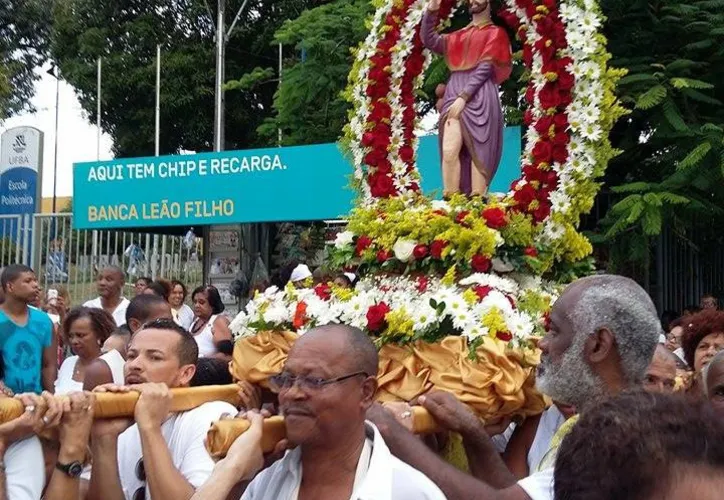 Martim Santos (centro)  iniciou a devoção que mais tarde foi incorporada à Caminhada Azoany