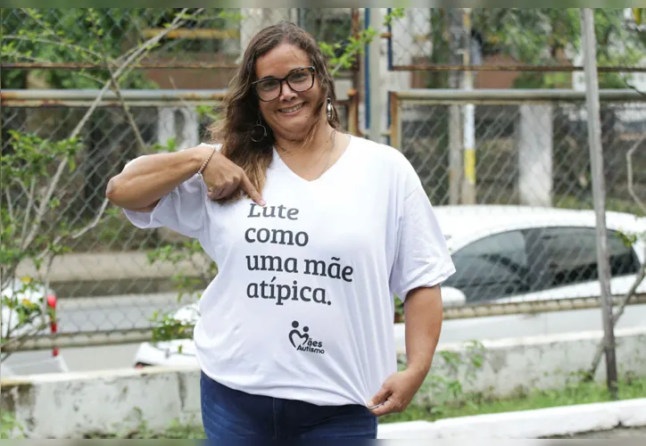 Maíra Cavalcante, de 49, é turismóloga e presidente da Associação Mães Autismo