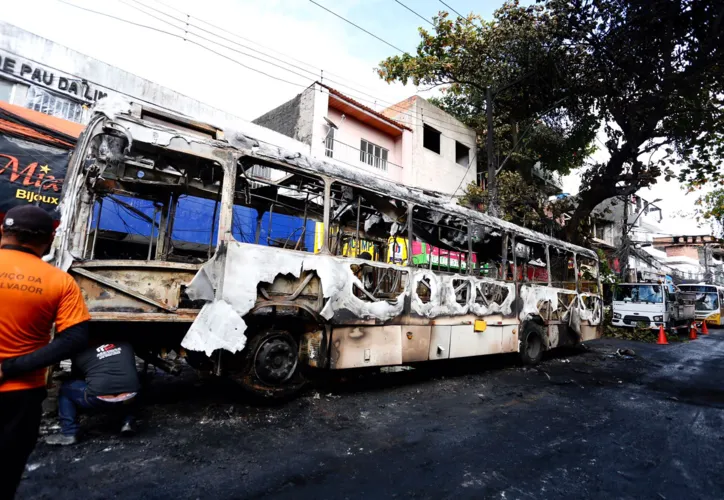 Imagem ilustrativa da imagem Jerônimo atribui ônibus incendiado a operações contra o tráfico