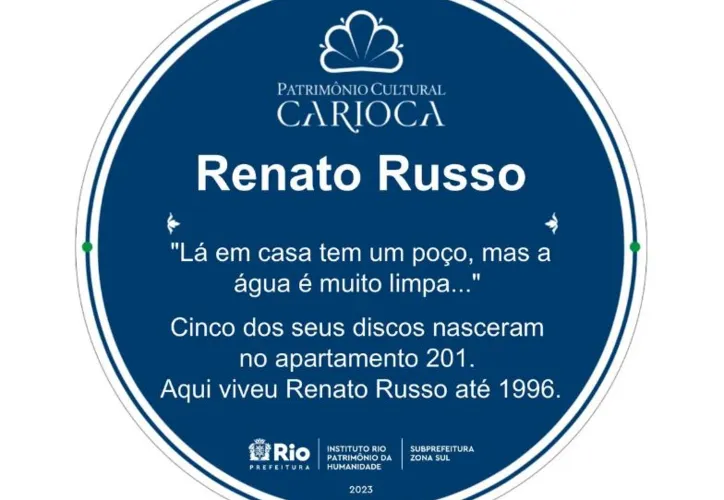 Renato Russo faleceu no dia 11 de outubro de 1996, em decorrência de complicações causadas pelo vírus da AIDS.