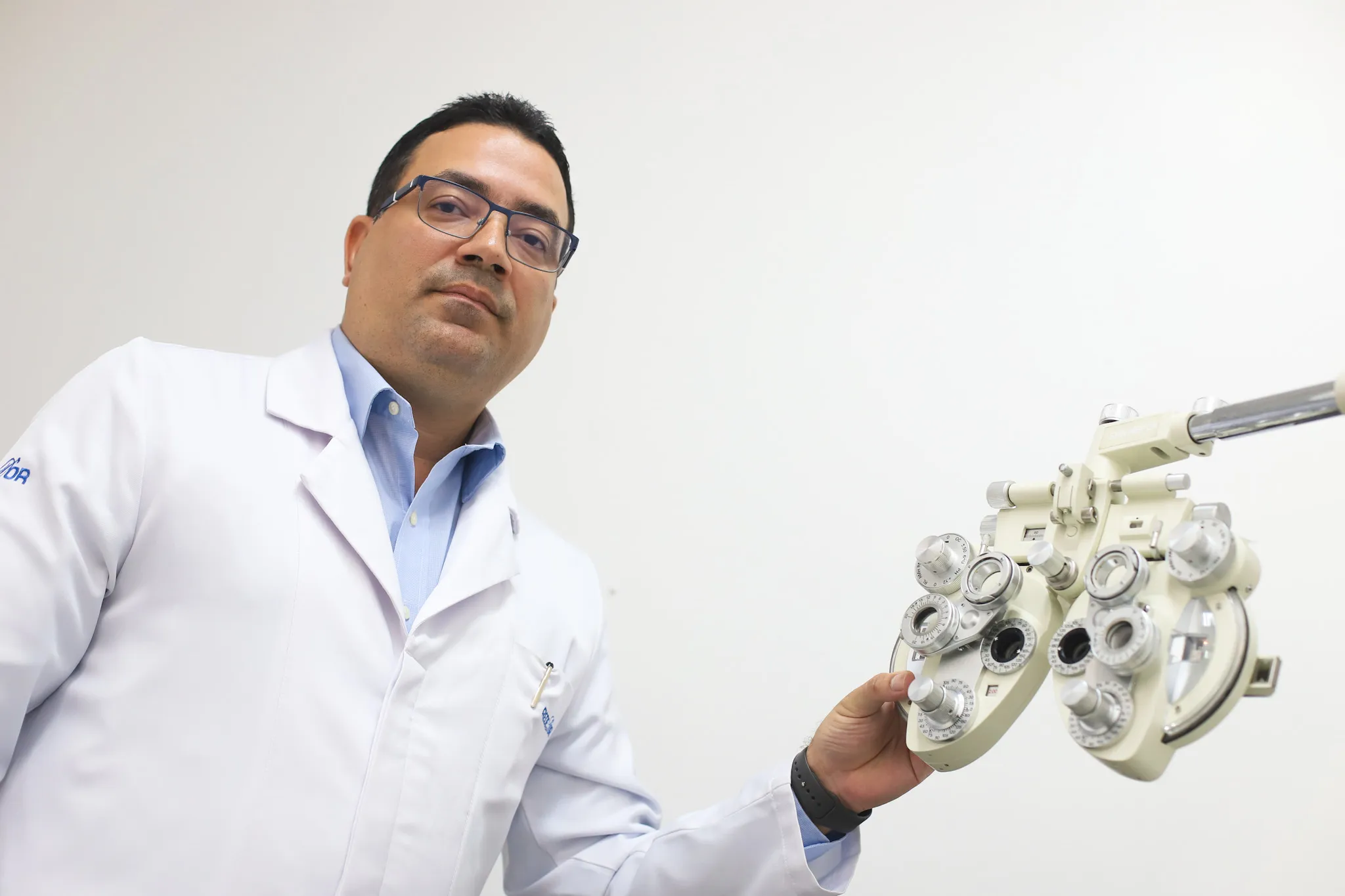 Miopia surge cada vez mais precocemente na infância e nos adultos a presbiopia também aparece mais cedo