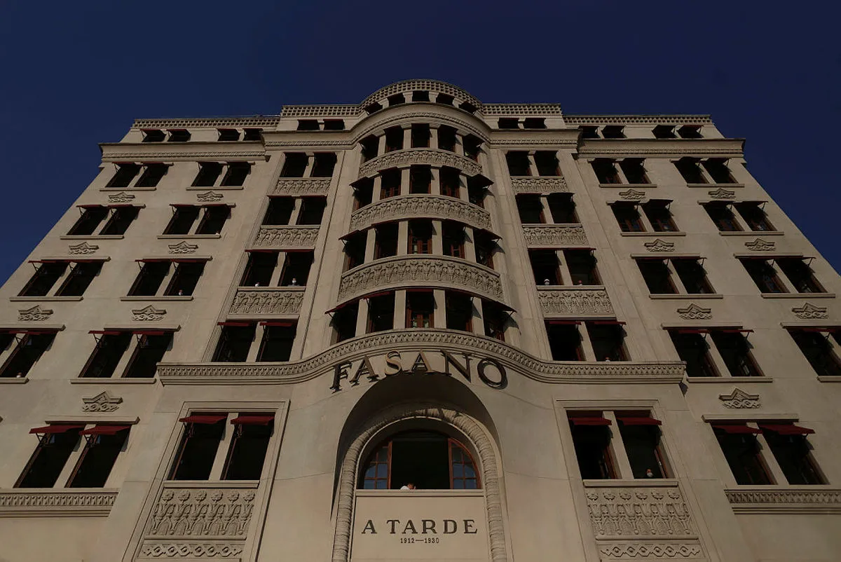Ano marca a inauguração da primeira sede própria de A TARDE na Praça Castro Alves