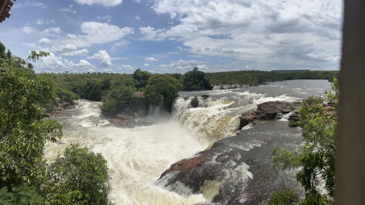 Apenas um lado da cachoeira tem visitação de turista