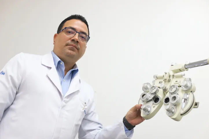 Miopia surge cada vez mais precocemente na infância e nos adultos a presbiopia também aparece mais cedo