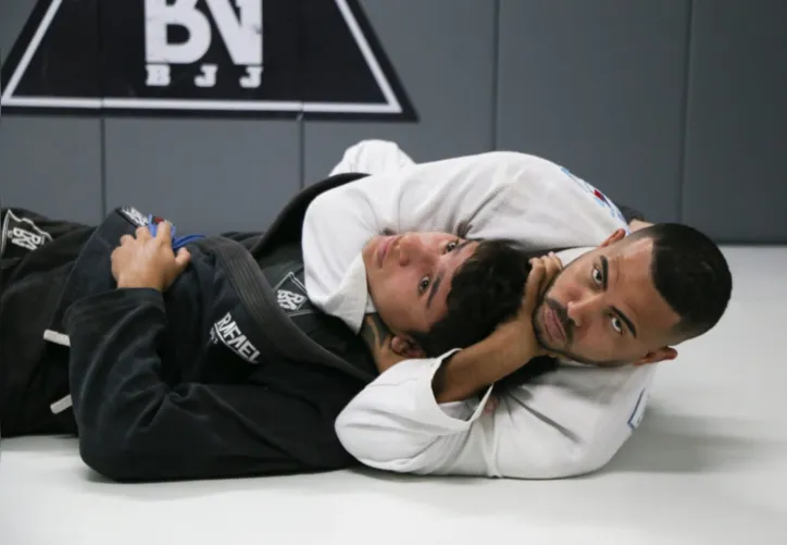 'Pitbull brabo' aplicando golpe de jiu-jitsu