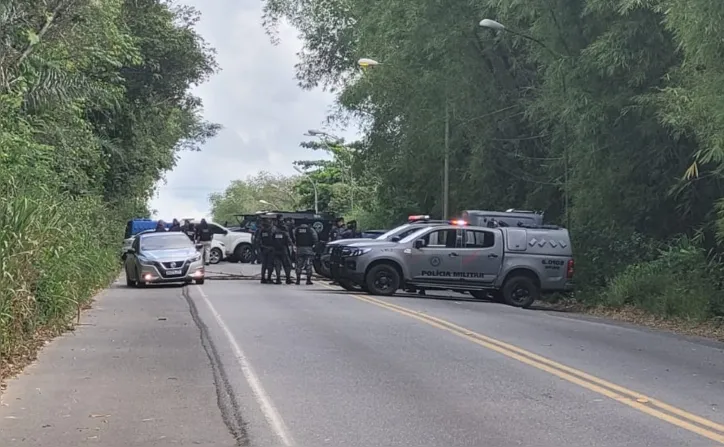 Equipes das policias Militar, Civil e Federal estão no local