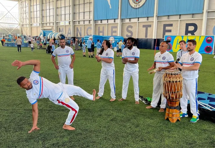 Imagem ilustrativa da imagem "Bahia Day" agita o pré-jogo do Manchester City na Inglaterra