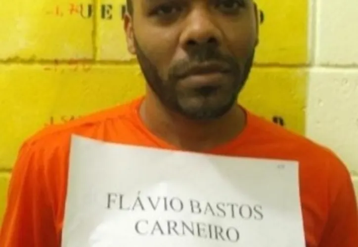 Flávio Bastos Carneiro - Ele já havia fugido de forma semelhante há cerca de 10 anos