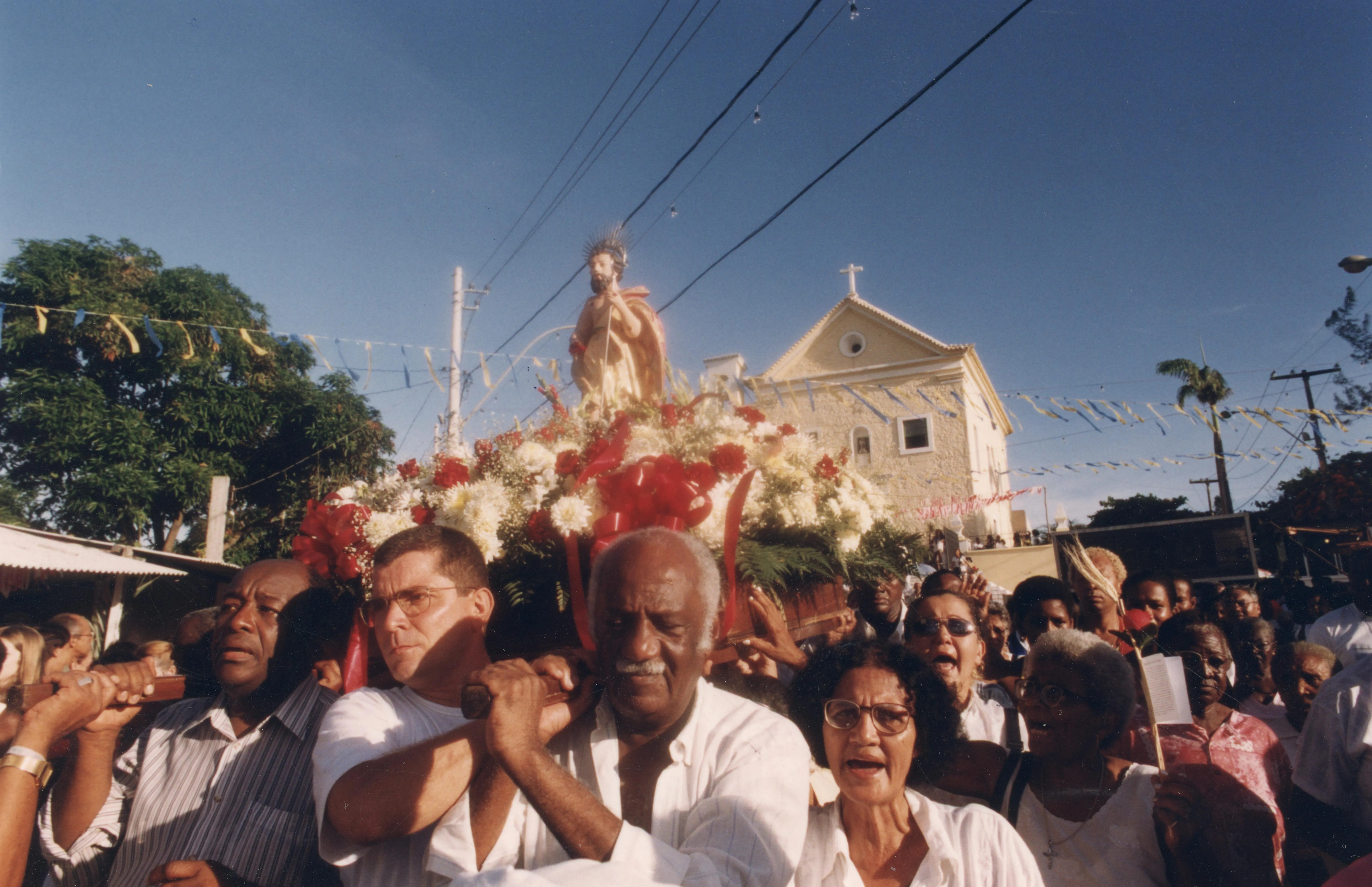 Festa de São Lázaro é caracterizada pela diversidade de elementos do catolicismo e das religiões afro-brasileiras